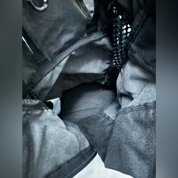 K9 Sport Sack | Dog Carrier Backpack (Medium, Air 2 - Jet Black) Pre-owned - Picture 4 of 10